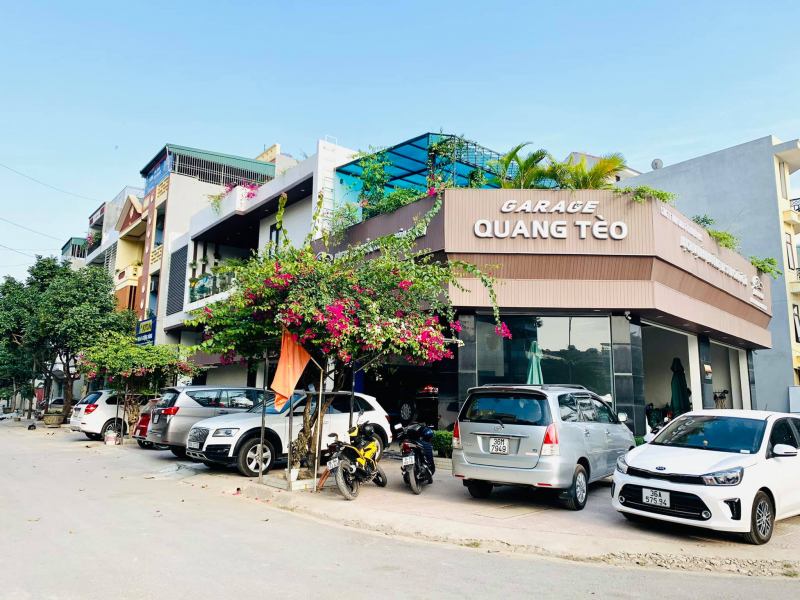 Gara ô tô Quang Tèo.