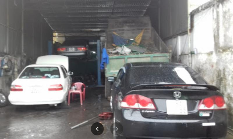 Garage Hồng Sơn (Hai thợ máy)