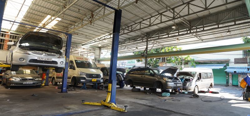 Garage Ngoan - Vinh Quang