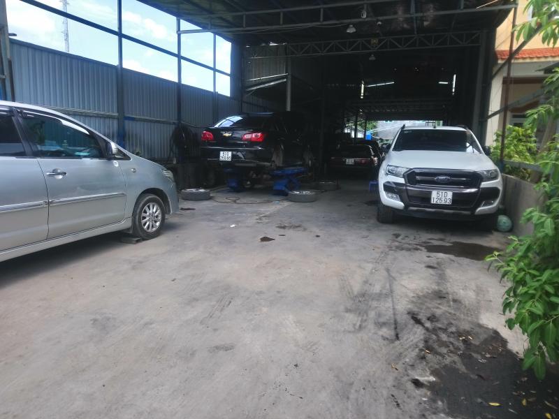 Garage sửa chữa ô tô Tùng