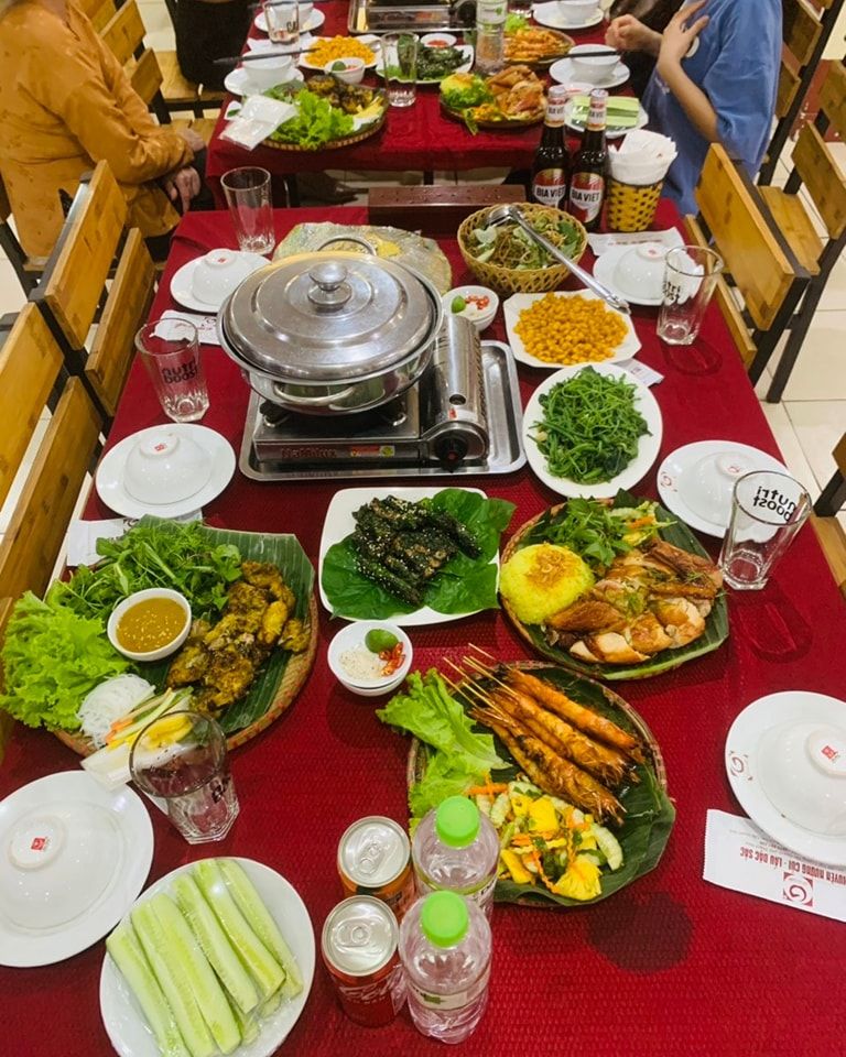 Gật Gù Quán