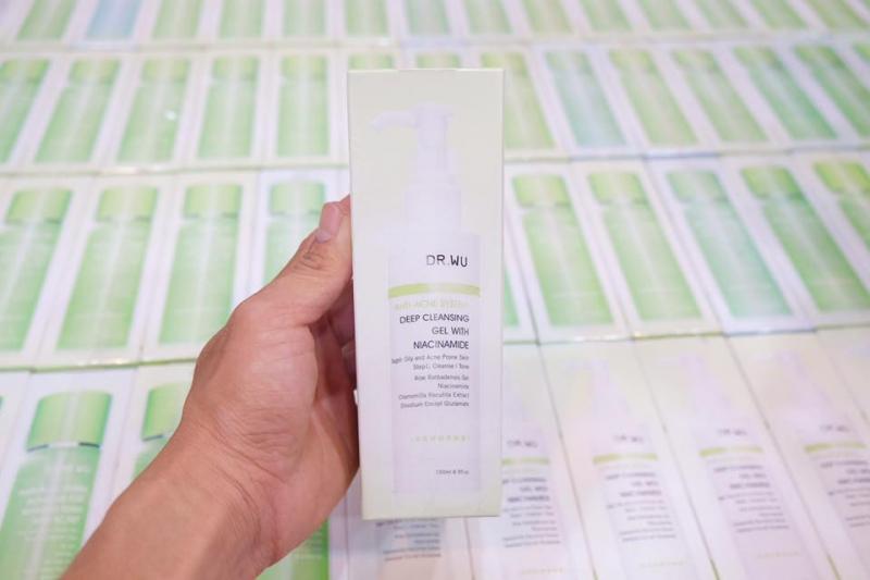 Gel rửa mặt Dr.Wu Gentle Cleansing Gel With Niacinamide