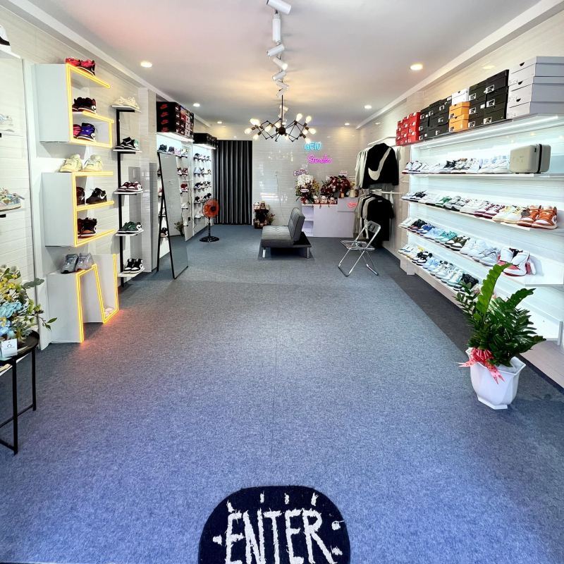 GEN Sneaker Authentic