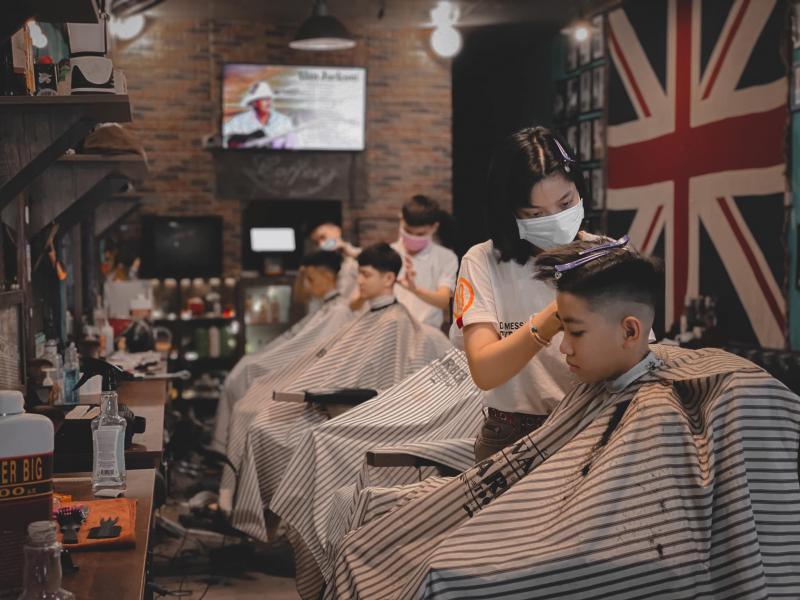 Top 11 Tiệm cắt tóc nam đẹp nhất ở Huế 