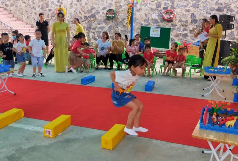 giáo án bật qua vật cản - mẫu 1