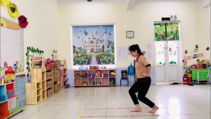 Giáo án Đi bằng mép ngoài bàn chân, đi khuỵ gối - mẫu 1