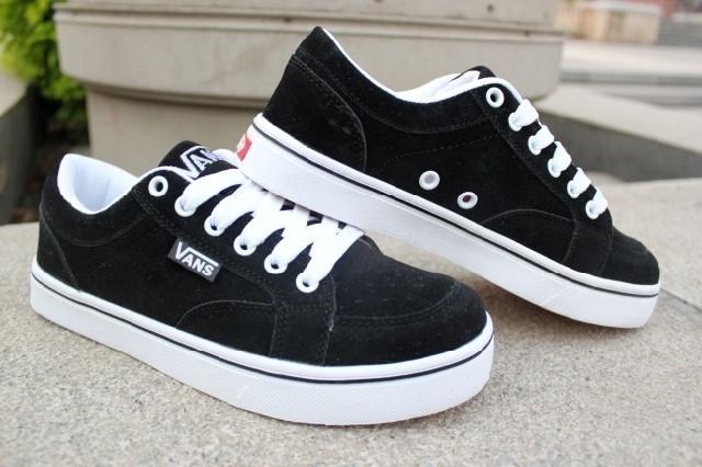 Vans - lựa chọn tuyệt vời cho nàng thêm tự tin, cá tính