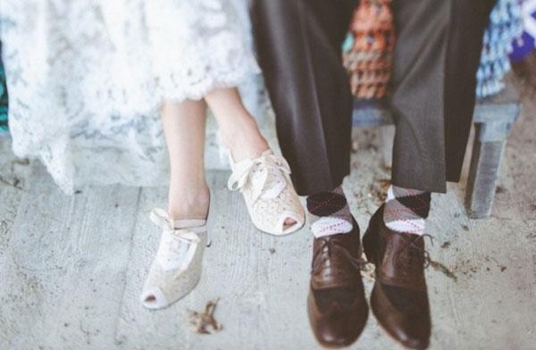 Giày cưới thường có nhiều kiểu dáng, bạn có thể tự do chọn lựa