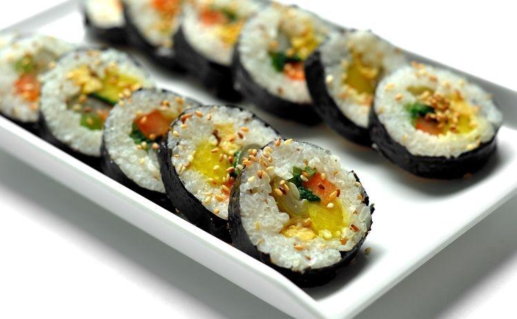 Gimbap - Cơm cuộn lá rong biển