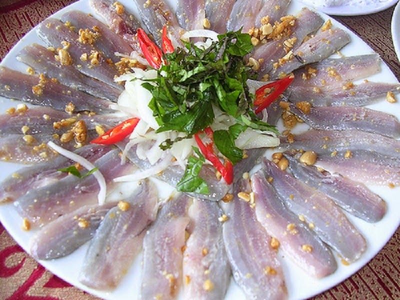 Món gỏi cá nghéo ở Quảng Bình