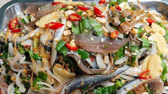 Gỏi cá trích – hương vị tươi mới của biển Cửa Lò