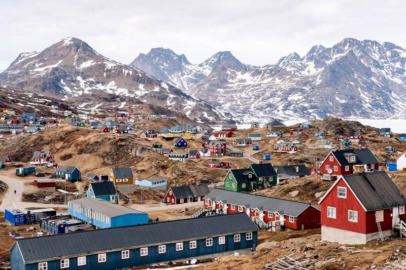 Greenland có các vịnh hẹp dài, sâu và trải dài tới cả bờ biển phía tây và phía đông