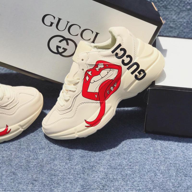 Giày thể thao đẳng cấp của Gucci khiến cho người sở hữu sẽ trở nên nổi bật ở các bữa tiệc sang trọng.