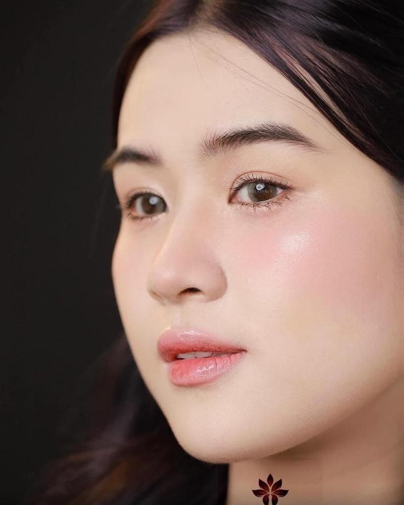 Hà Huyền Brows
