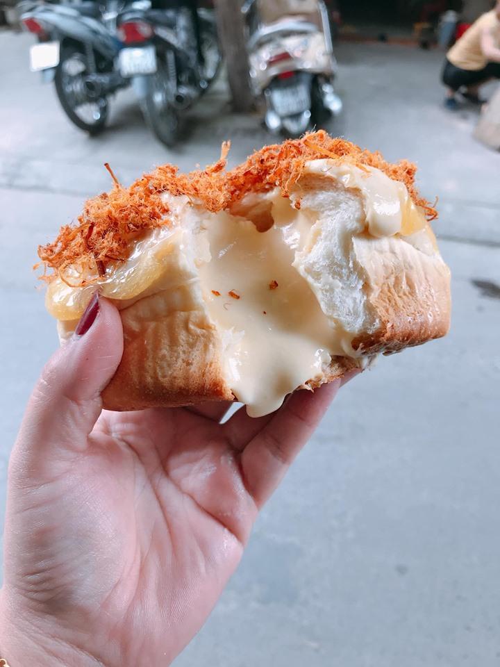 Top 5 địa điểm ăn Bánh mì phô mai ngon nhất Hà Nội
