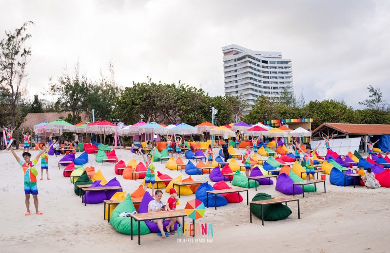 Habana - Colorful Beach Bar