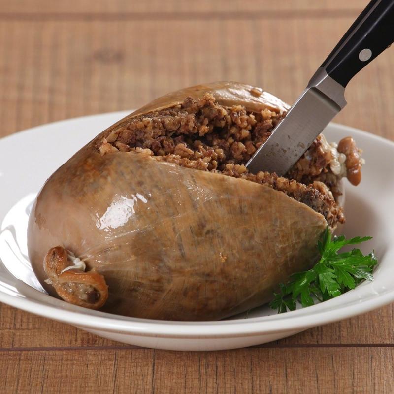 Haggis được chế biến khá cầu kỳ khi phải luộc trong vòng 3 tiếng