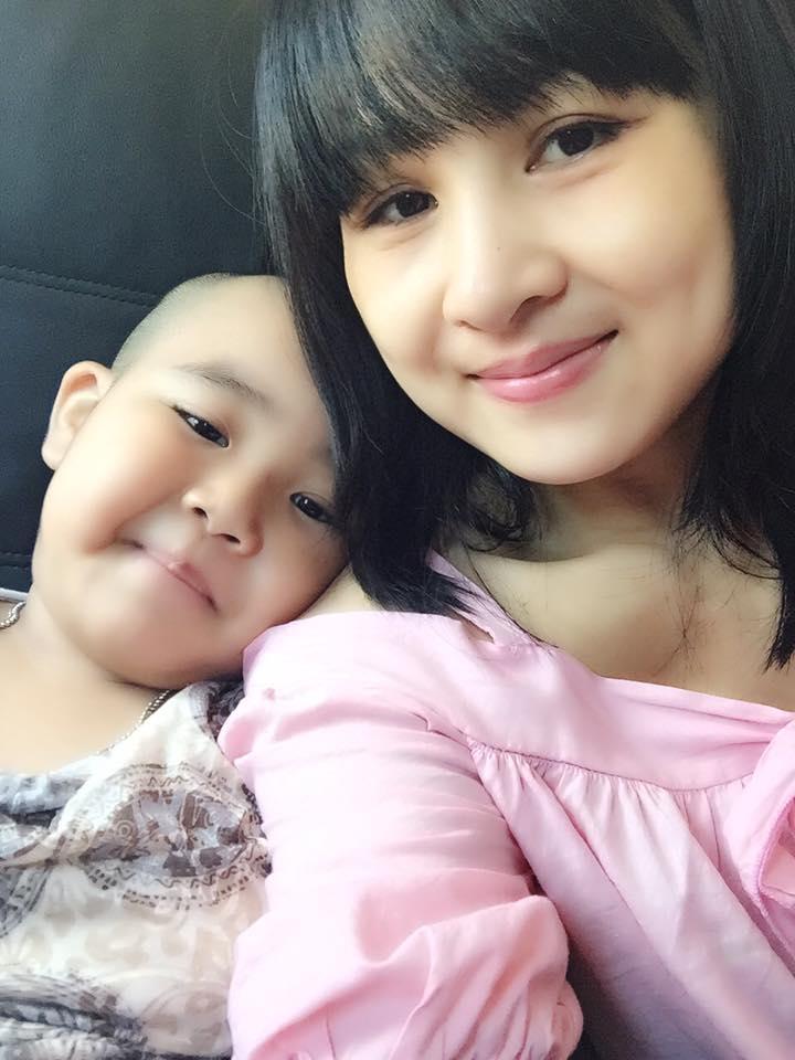 Hai mẹ con xì teen