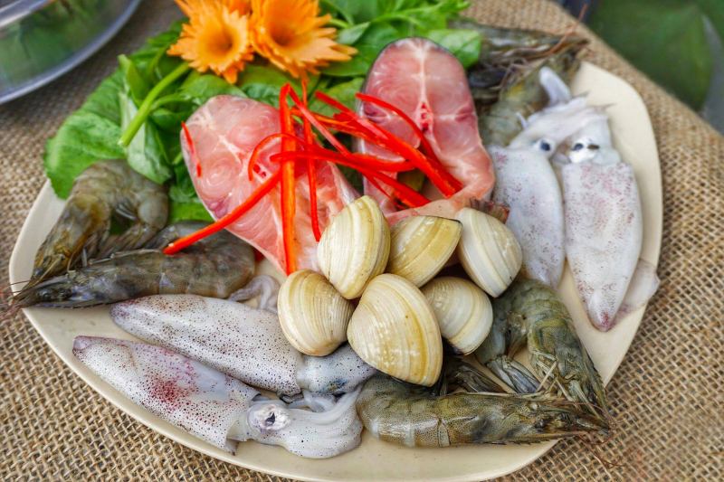 Nhà hàng lẩu hải sản Tadifar có cung cấp dịch vụ lẩu hải sản theo phong cách nướng không?
