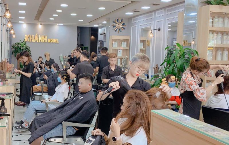 Hair Salon Khánh Cây Kéo Vàng