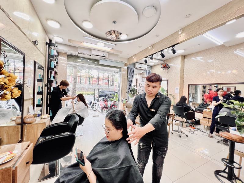 Hair Salon Nguyễn Tuấn