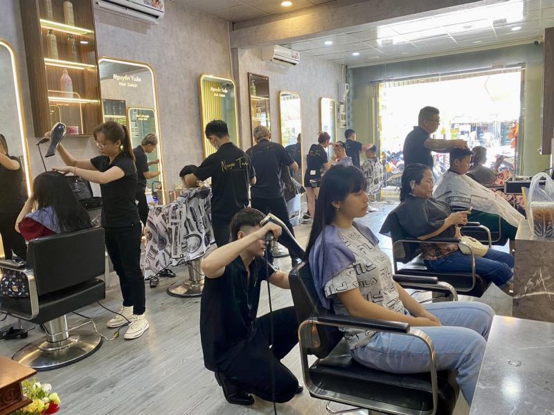 Hair Salon Nguyễn Tuấn