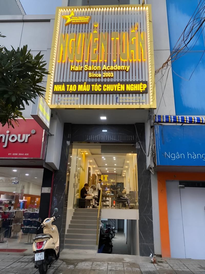 Hair Salon Nguyễn Tuấn