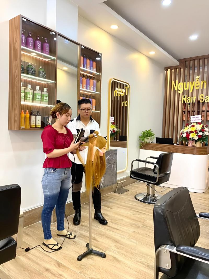 Không gian giảng dạy tại Hair Salon Nguyễn Tuấn