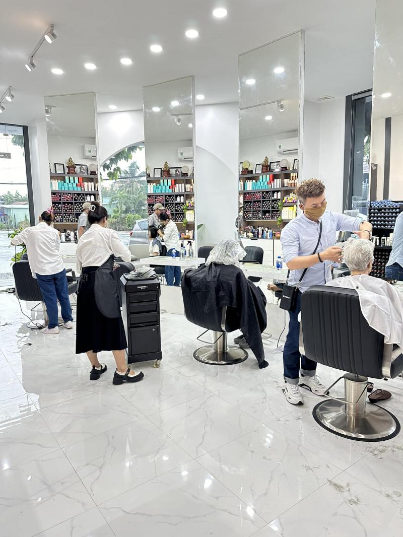 Hair Salon Quốc