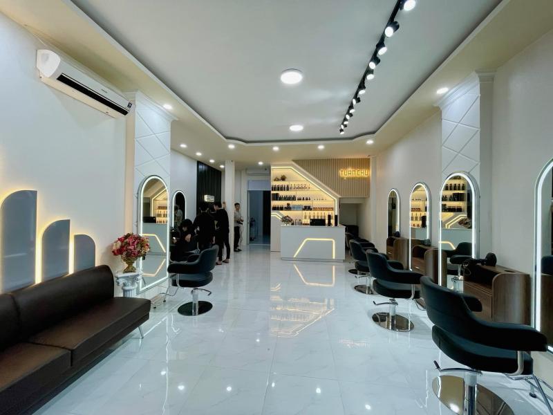 Hair Salon Tuấn Chu