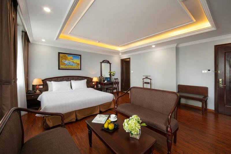 Khách sạn Halais Hotel