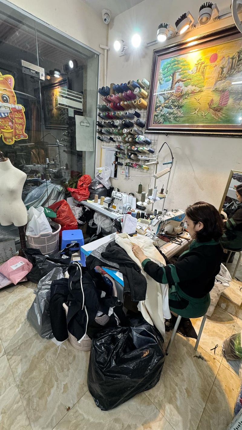 Hằng Nga - Chuyên sửa chữa quần áo hàng hiệu, quần áo bò, đồ kiểu