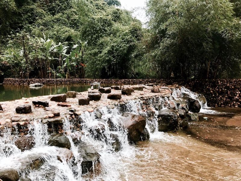 Hang Phượng Hoàng - Suối Mỏ Gà