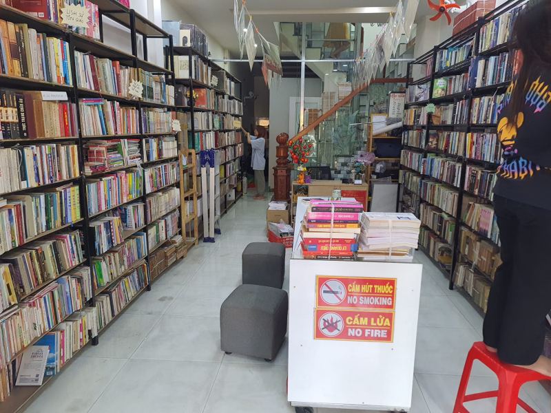 Hạo Nhiên Books