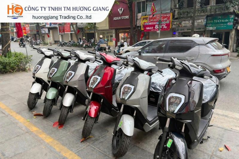 HEAD Hương Giang