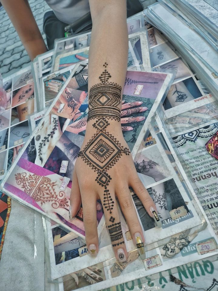 Du khách Bali cảnh cáo hình xăm vẽ Henna có thể gây ảnh hưởng nghiêm trọng  tới sức khỏe