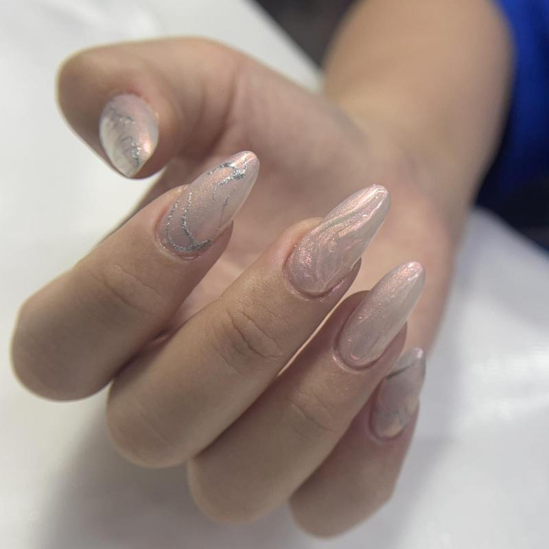 Her.nail