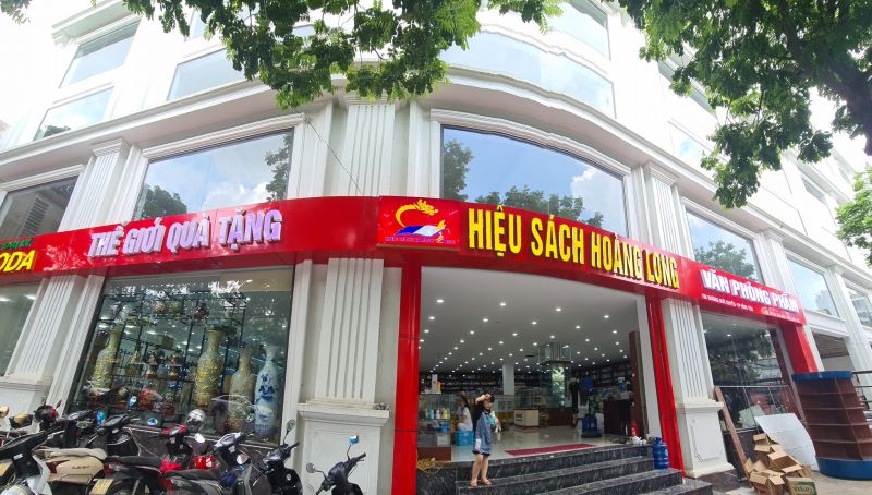 Hiệu sách Hoàng Long