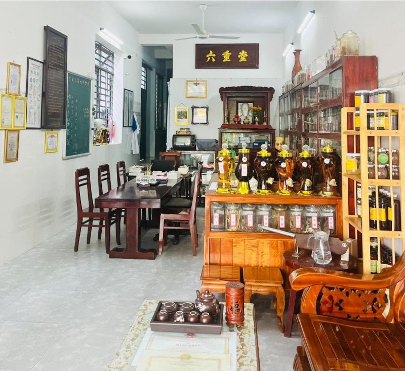 Hiệu thuốc Bắc Lục Trọng Đường
