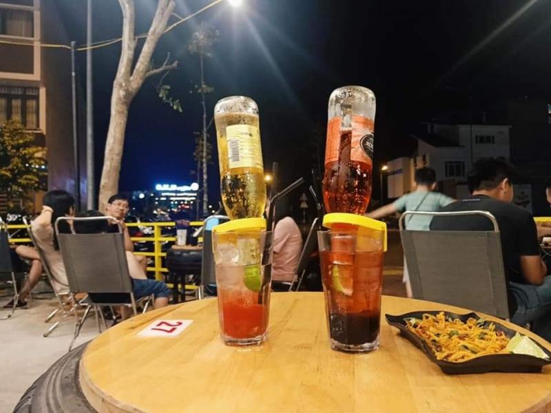 Highway Coffee and Beer – Bia úp ngược là một trong những quán bia úp ngược đang hot tại Phan Rang