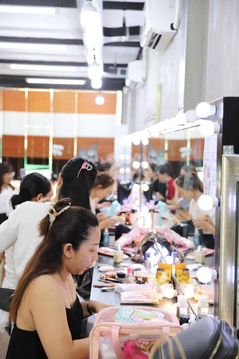 Hint Academy Makeup Chuyên Nghiệp