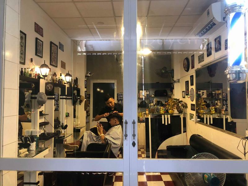 Hồ Quyền Barber Shop