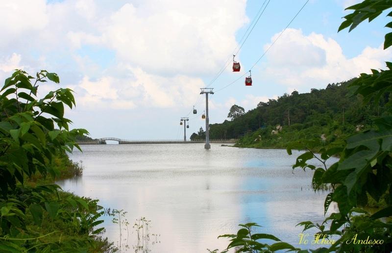 Hồ Thanh Long trên núi Thiên Cấm, xã An Hảo, huyện Tịnh Biên