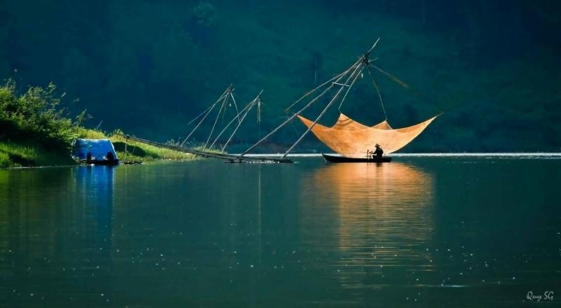 Hồ Tuyền Lâm vô cùng rộng lớn, ở đây có khí hậu trong lành, mát mẻ kết hợp với bầu không gian yên tĩnh