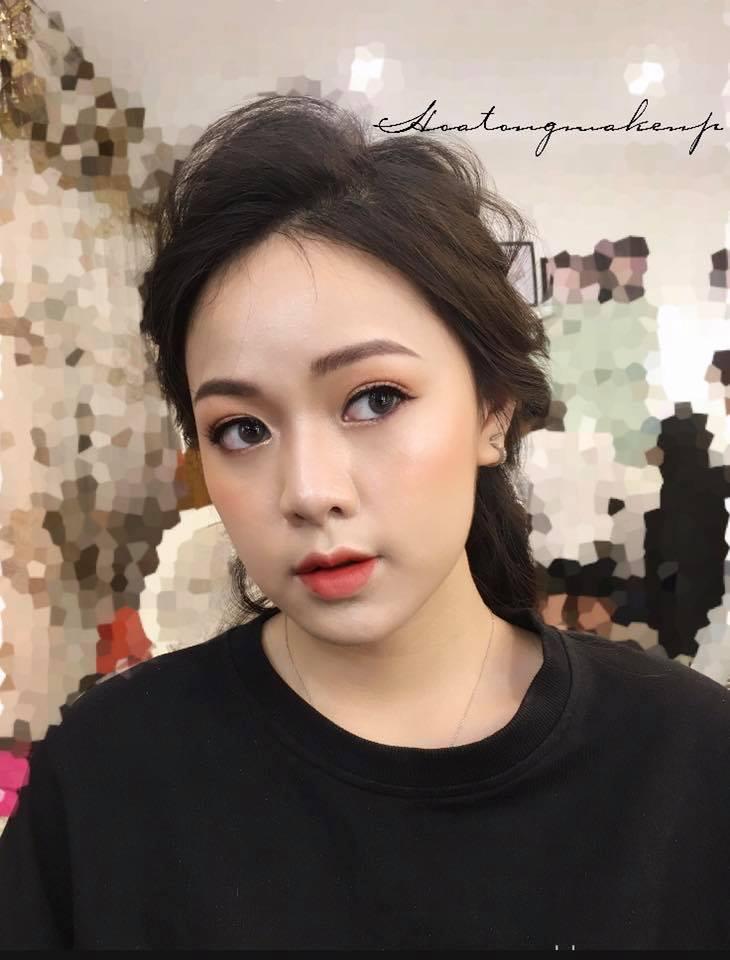 Hoa Tống Make up Store