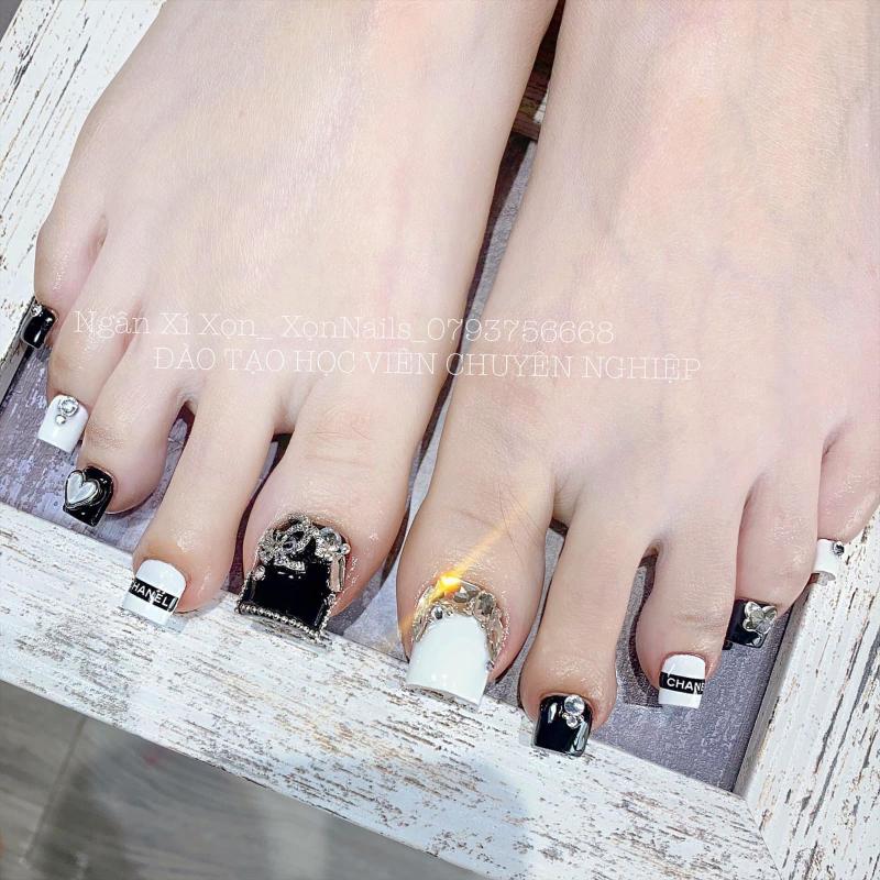 Hoài Thu Beauty Là địa chỉ làm nail chuyên nghiệp, có kinh nghiệm về chăm sóc cũng như làm đẹp cho móng