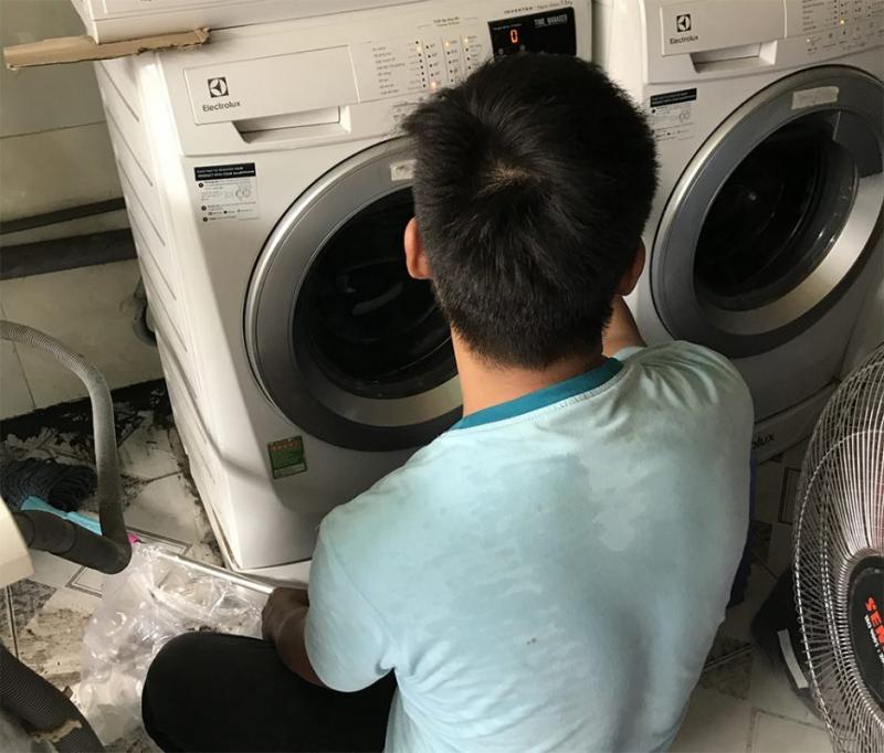 Thợ sửa chữa máy giặt tận nhà (ảnh minh họa)