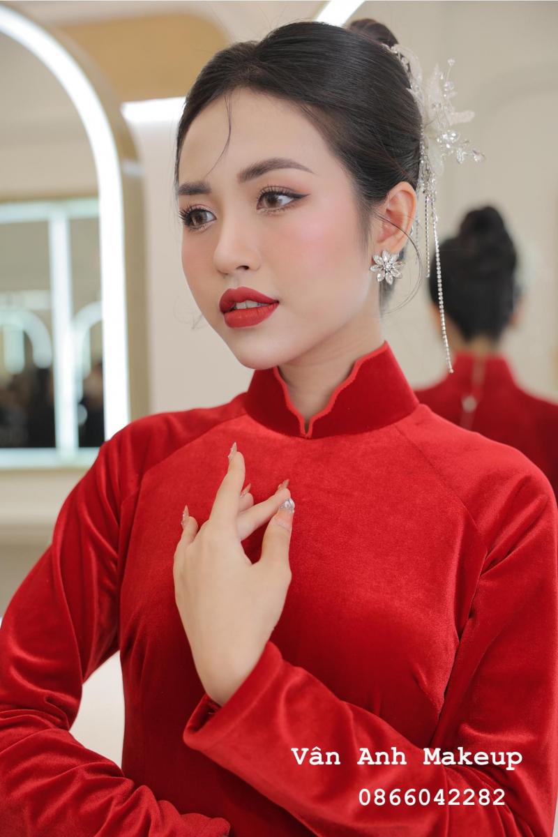 Hoàng Vân Anh Make Up Store