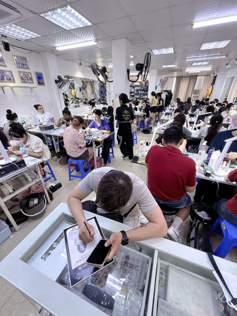 Học Viện Amari Nail