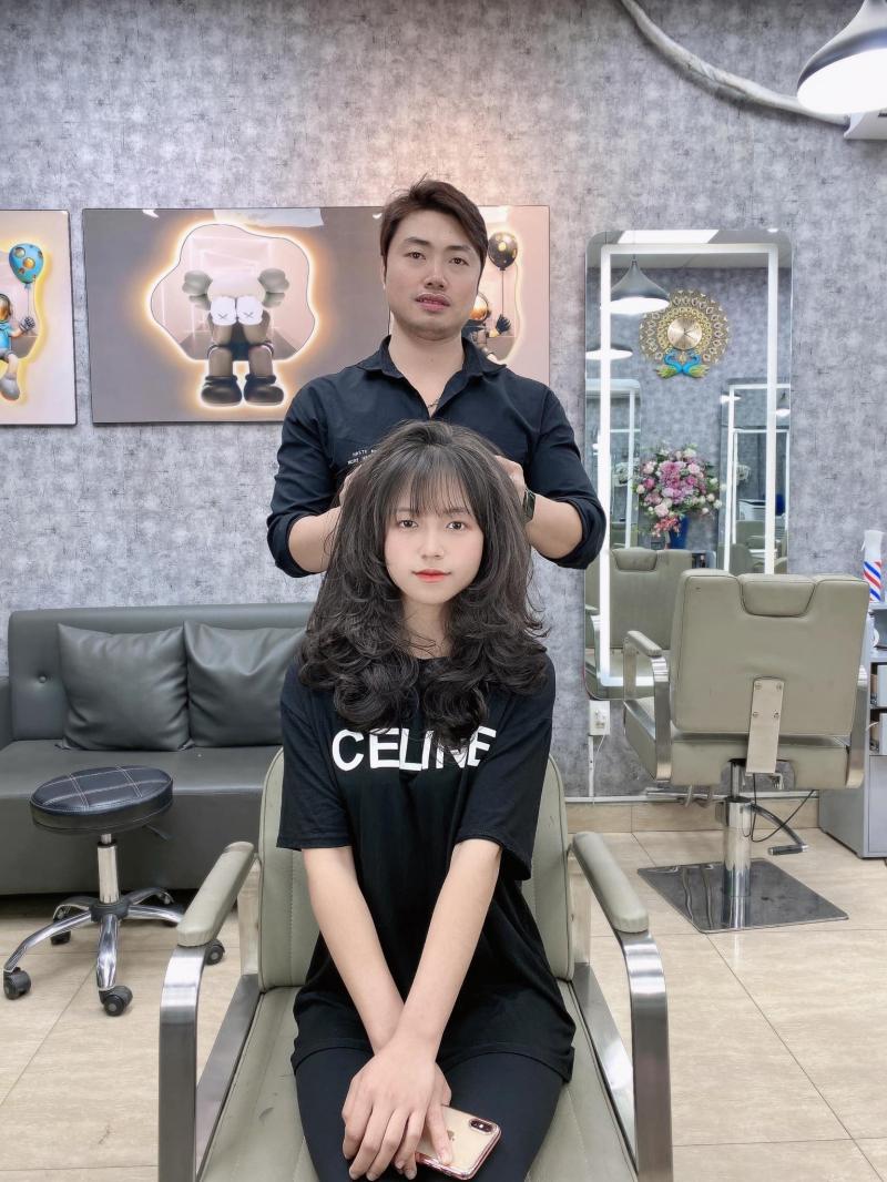 Học viện Hair Salon Tường Quách